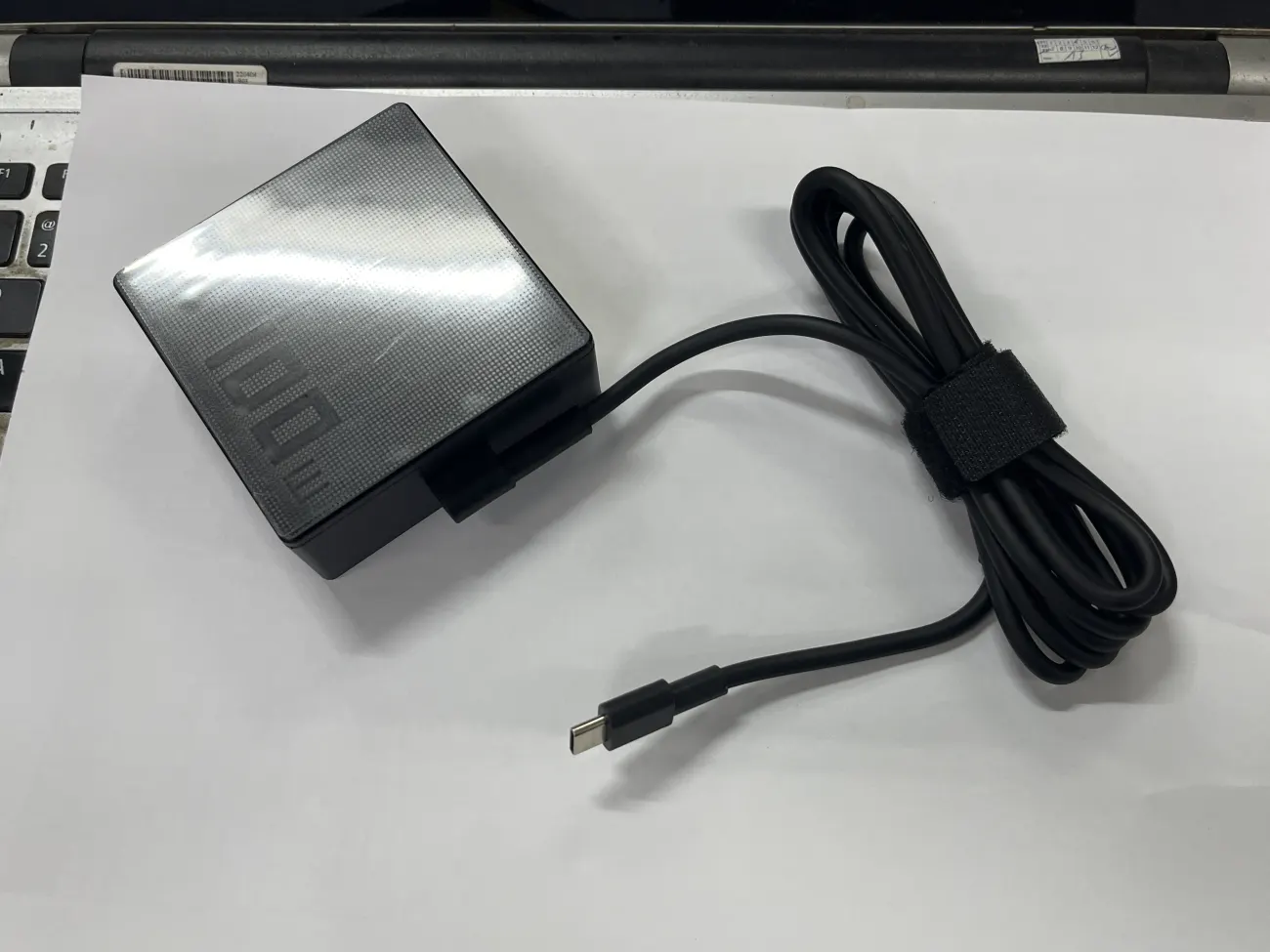 Sạc Asus 20v-5A 100W type C mặt sau