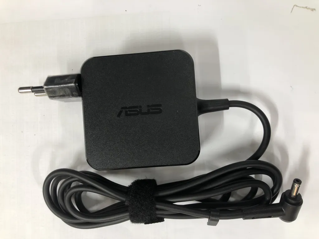 Sạc ASUS 19v-2.37A 45W vuông zin chân nhỡ 4.0x1.35mm mặt trước