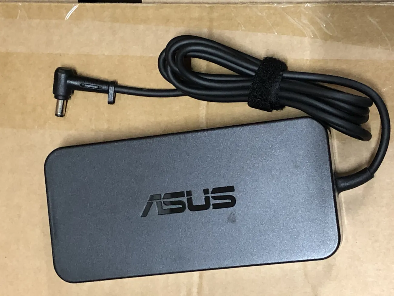 Sạc ASUS 19.5v-7.7A 150W CHÂN THƯỜNG 5.5x2.5 mặt trước