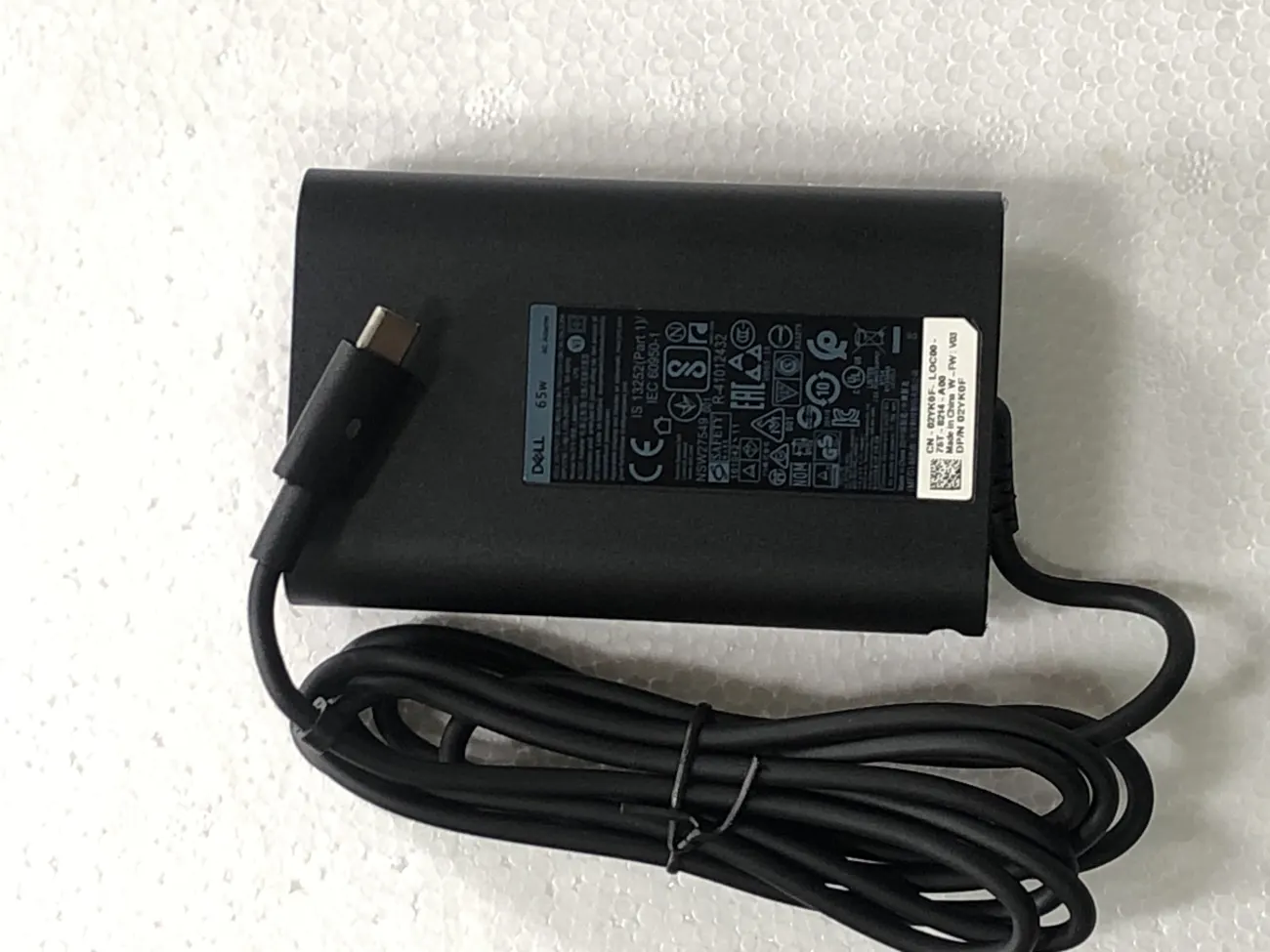 Sạc Dell 3.25 65W TYPE C mặt trước