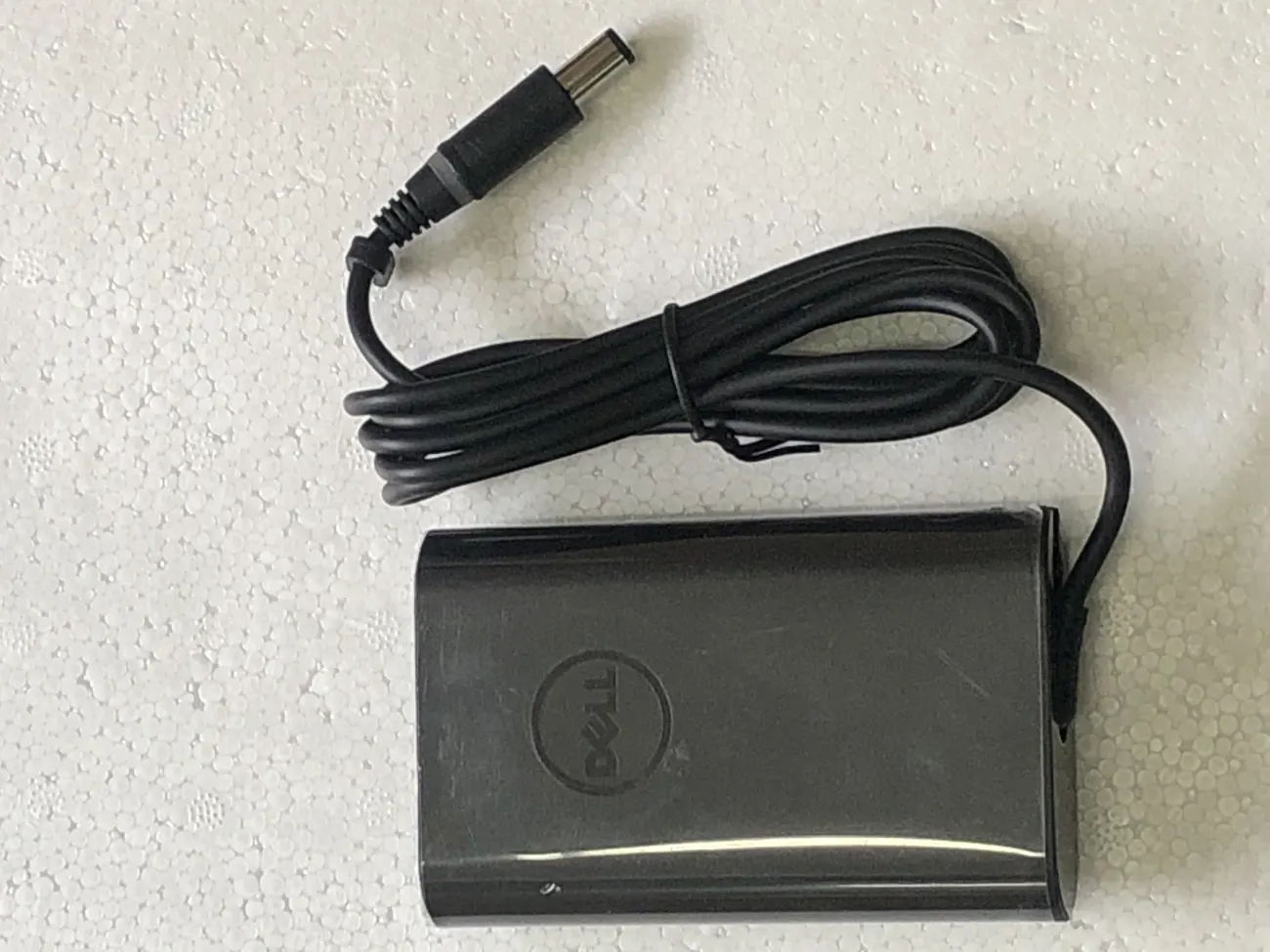 Sạc dell 19.5v-3.34A 65W hình Bầu dục,Oval chân KIM TO mặt sau
