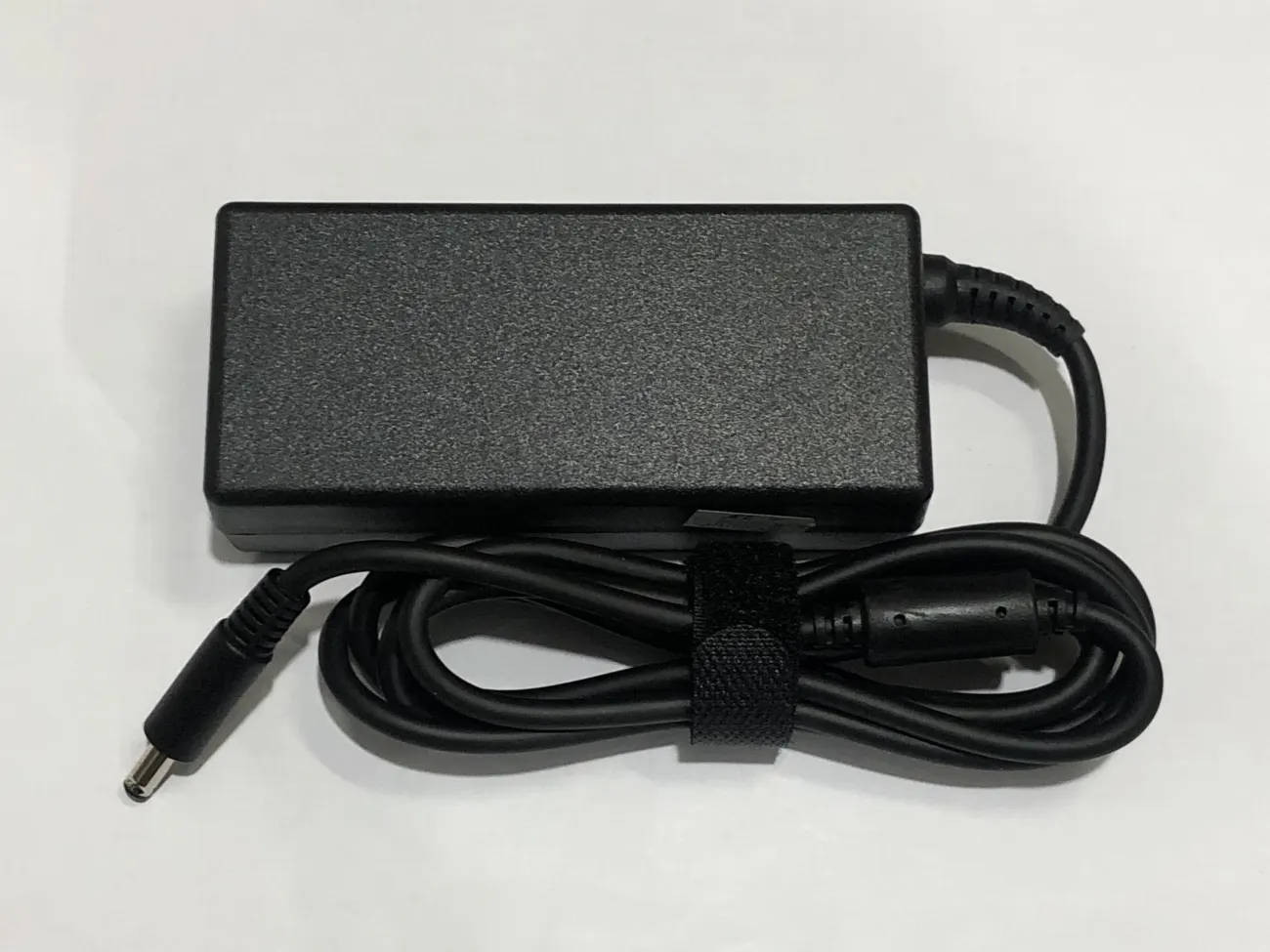 Sạc Dell 19.5v-3.34A 65W chân kim nhỏ AZ mặt sau