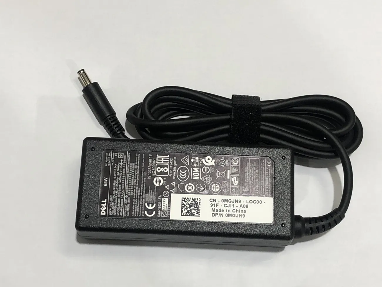 Sạc Dell 19.5v-3.34A 65W chân kim nhỏ AZ mặt trước