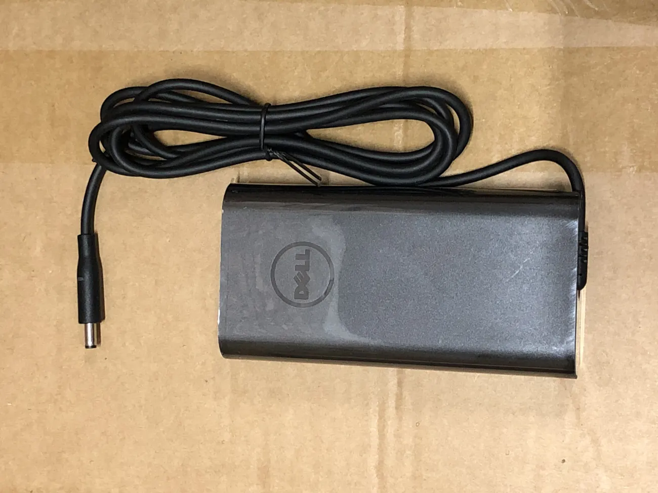 Sạc DELL 19v-4.62A 90W BẦU DỤC, OVAL chân KIM NHỎ ZIN mặt sau