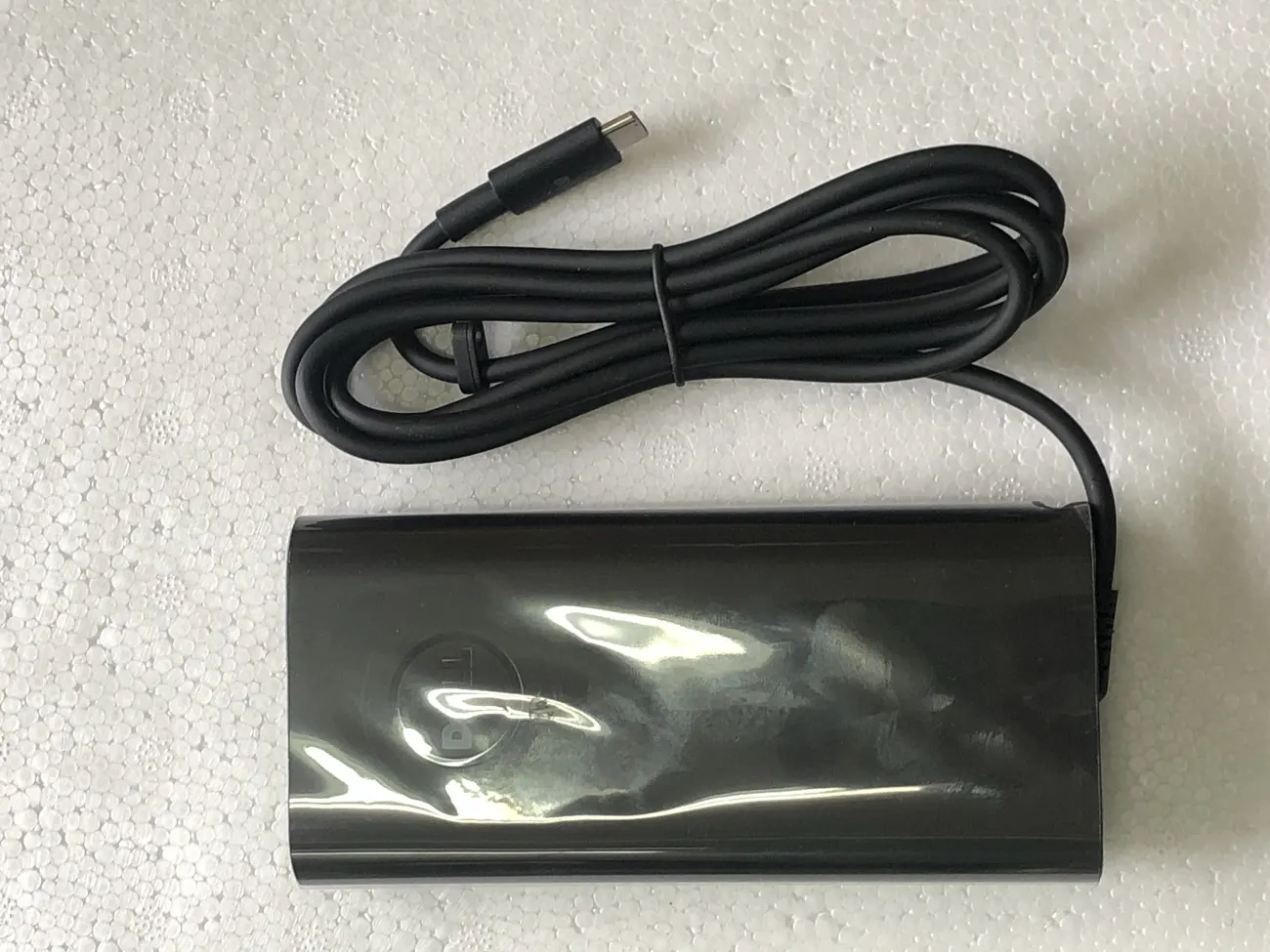Sạc DELL 6.67A 130W TYPE C mặt sau