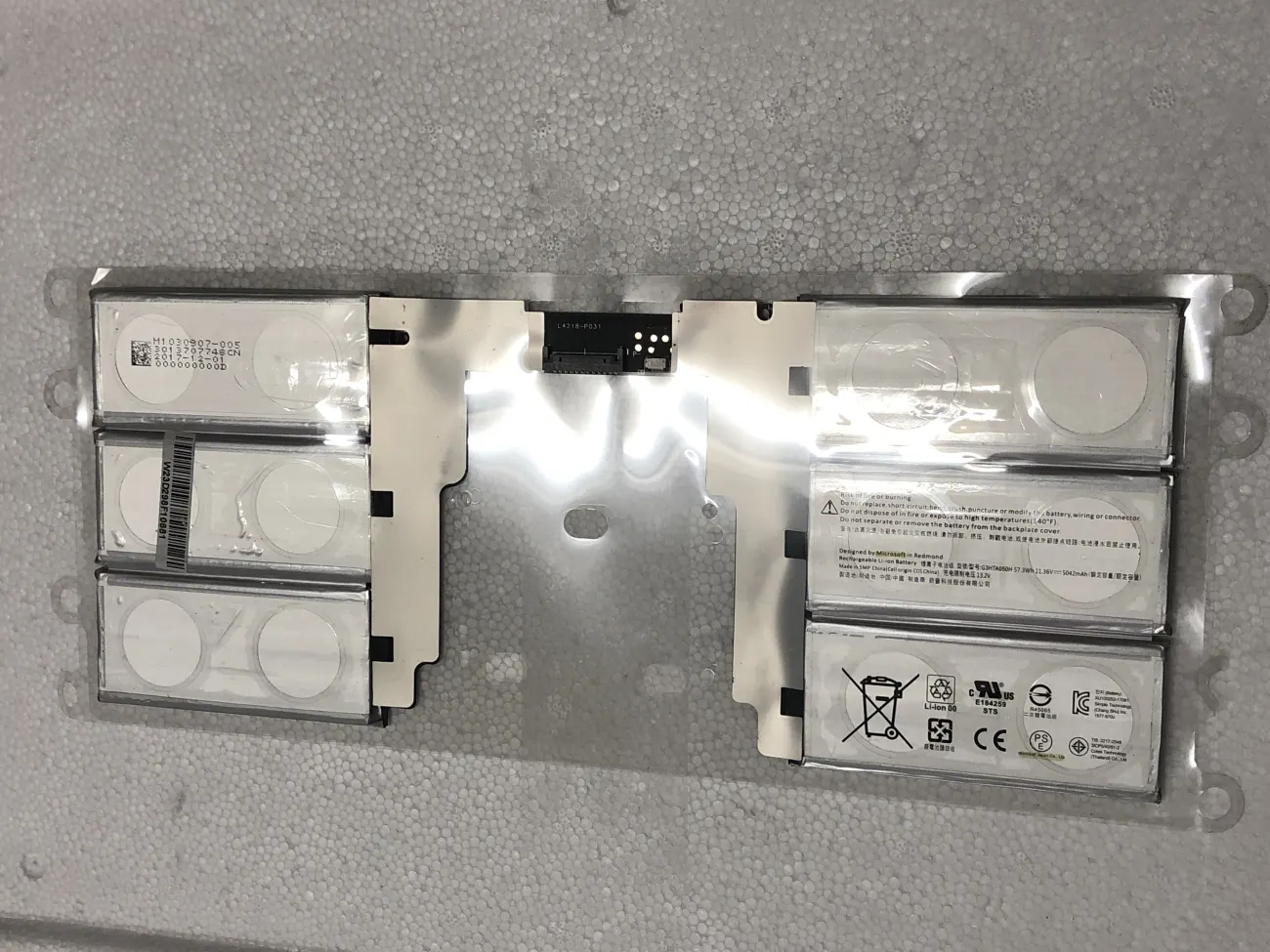 Pin SURFACE BOOK2 G3HTA050H mặt trước