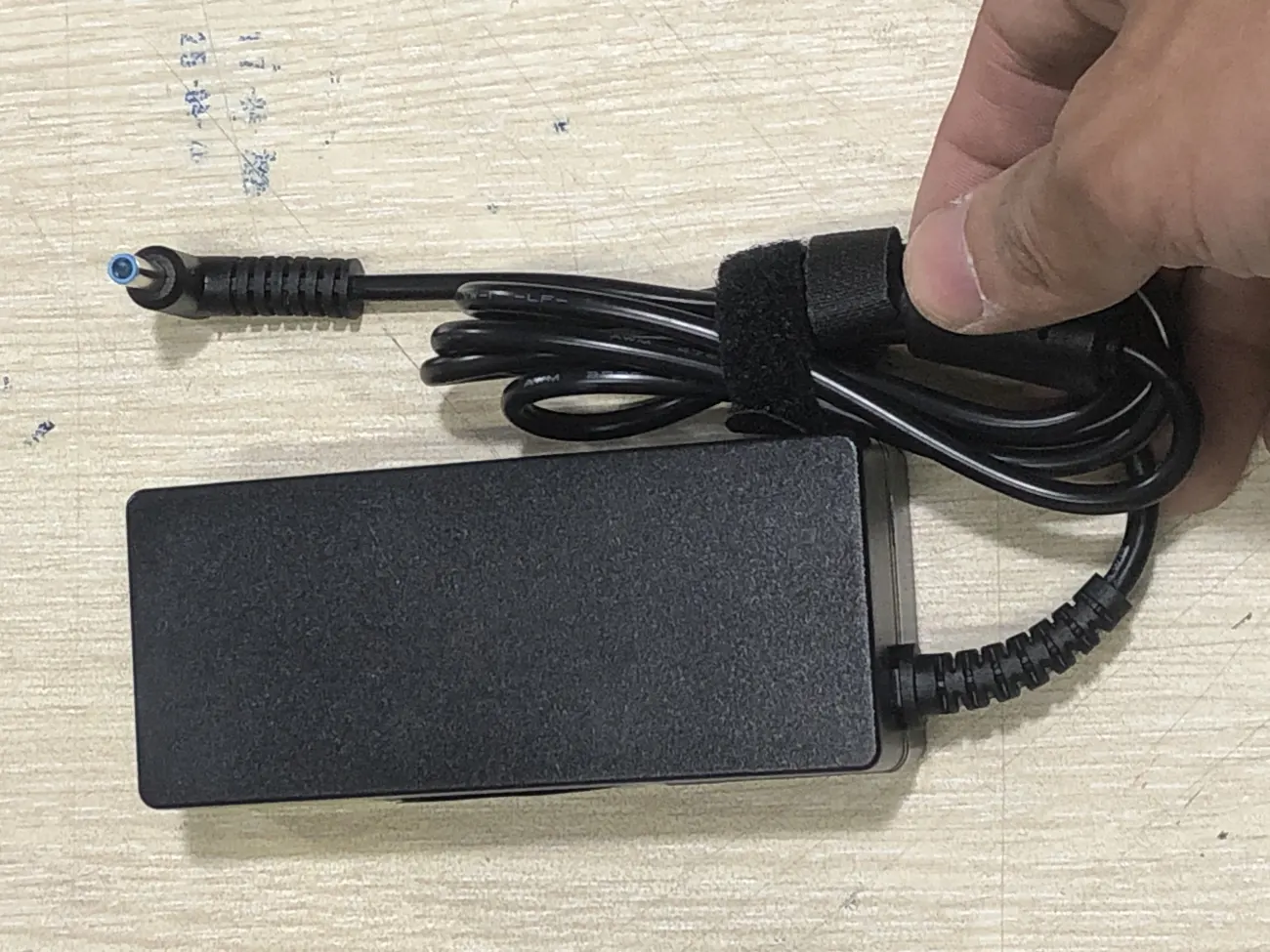 Sạc HP 19.5V-3.33A 65W ZIN chân kim nhỏ blue pin mặt sau