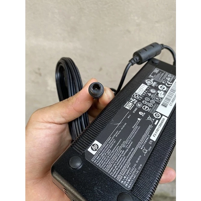 Sạc HP 19v-7.1A 135w chân kim to zin mặt sau