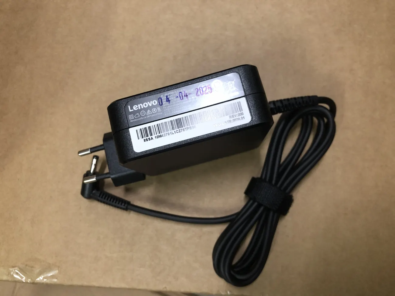 Sạc Lenovo 20v-3.25a 65w vuông chân 4.0mm*1.7mm mặt sau