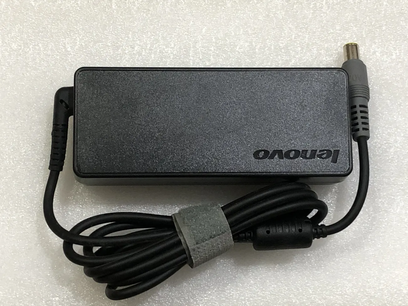 Sạc Lenovo 20v-4.5A 90W chân kim to zin mặt sau