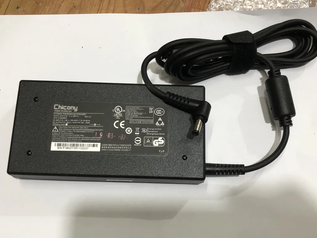 Sạc MSI 19.5v-6.15A 120W chân 5.5x2.5mm mặt trước