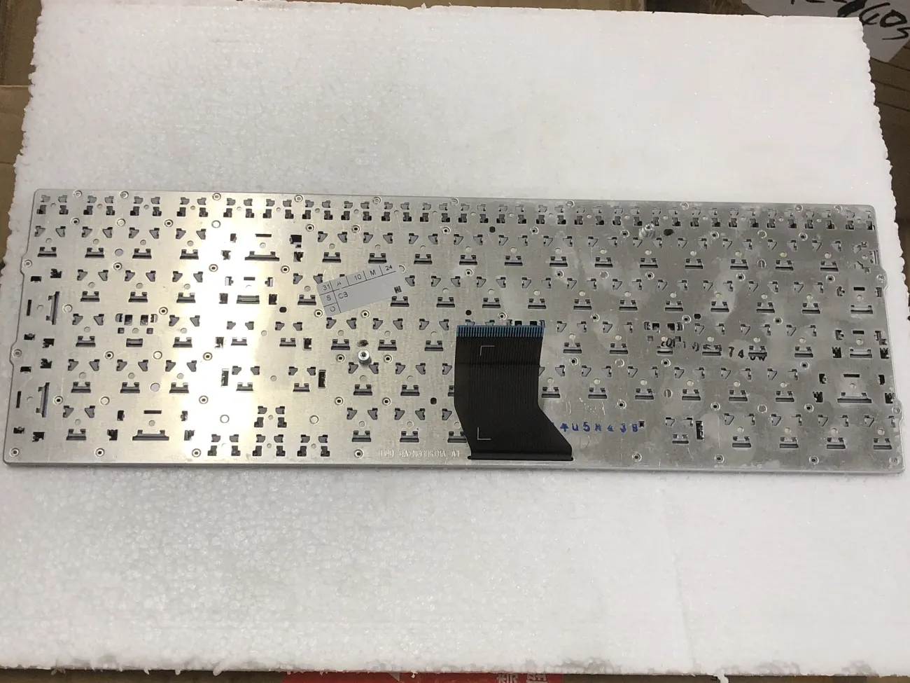 Bàn phím SONY CB ĐEN mặt sau