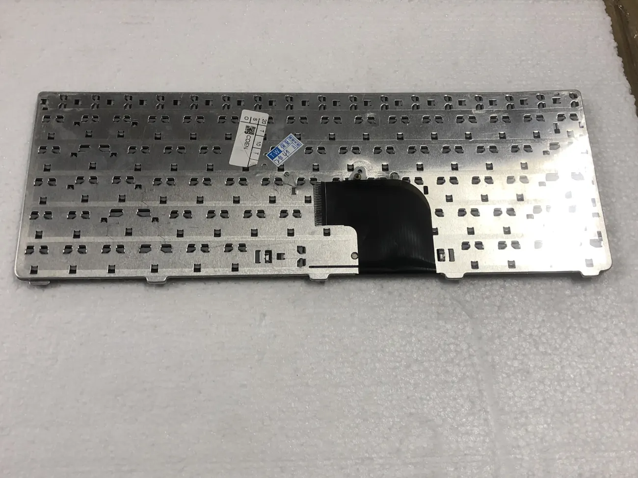 Bàn phím SONY C đen mặt sau