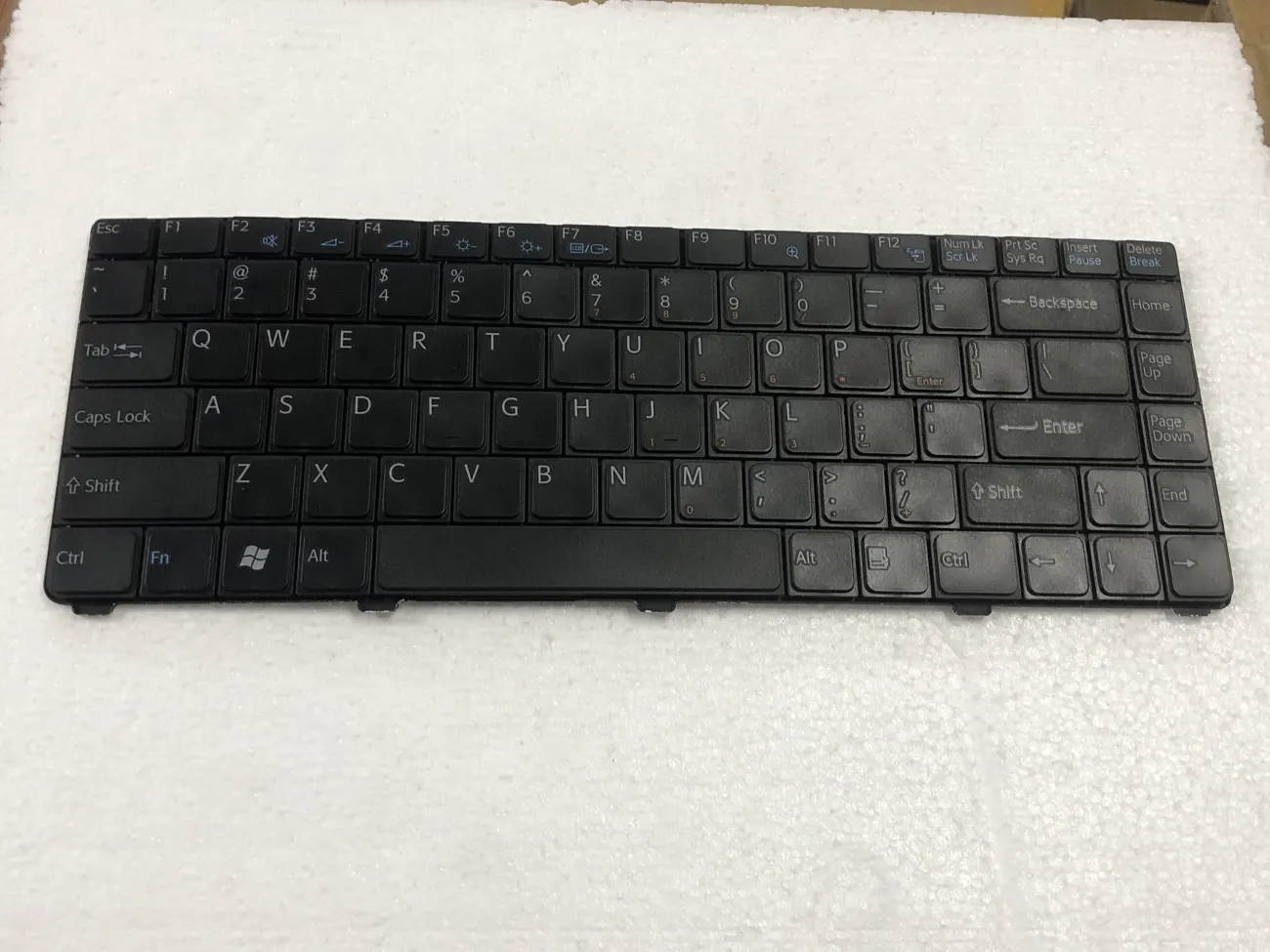 Bàn phím SONY C đen mặt trước