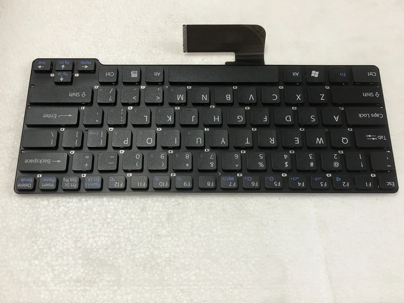 Bàn phím SONY CW đen mặt trước