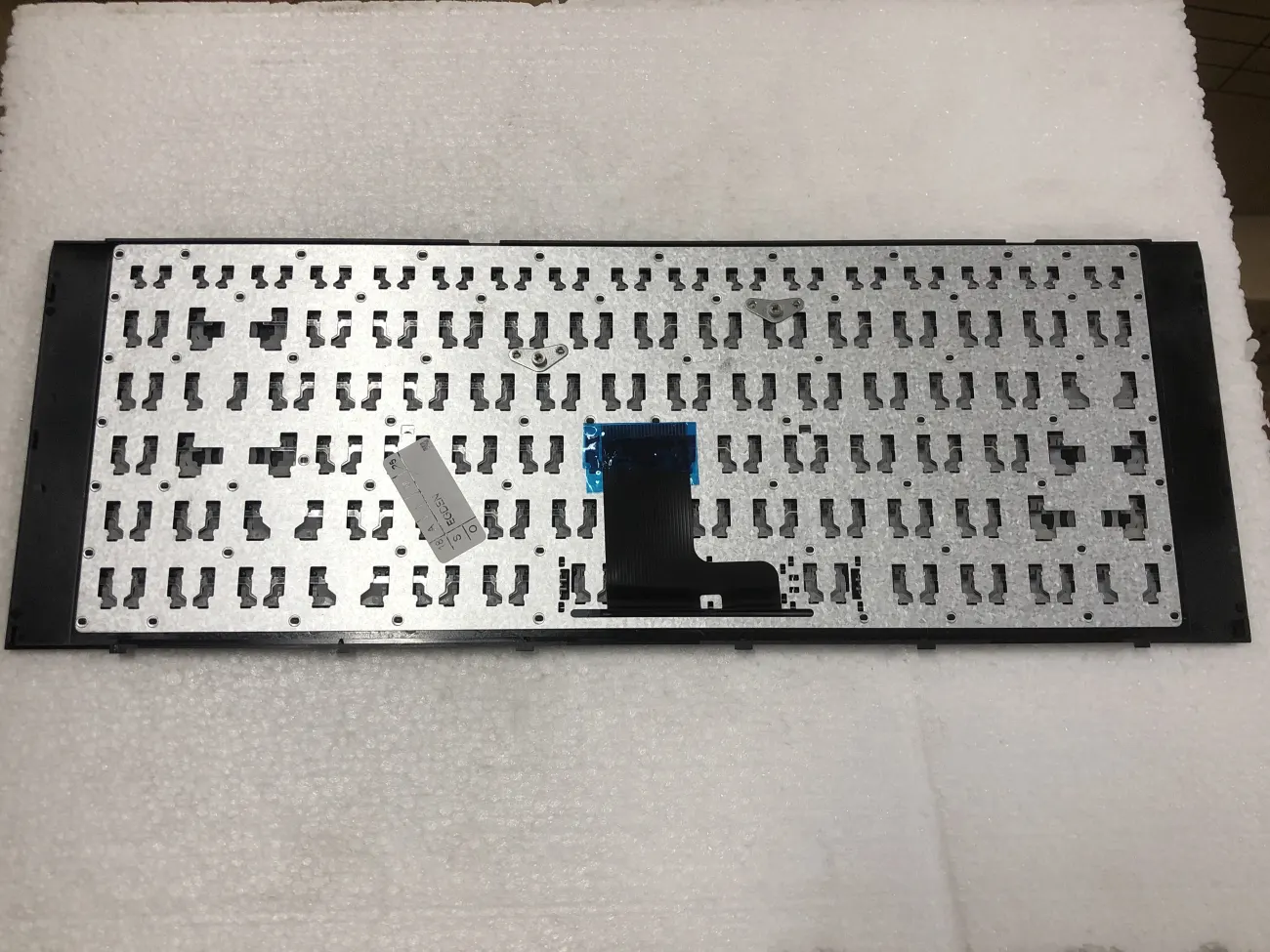 Bàn phím SONY EG ĐEN CÓ KHUNG =>VPCEG VPCEK, VAIO VPC-EG, VPCEG, VPCEG15, VPCEG16, VPCEG17, VPCEG18, PCG-61A11L, PCG-61A12L, PCG-61A13L, PCG-61A14L, PCG-61911L, PCG-61913L, EG16, EG18, EG24, EG15YC, EG1FGX, PCG-71312L, PCG-71315L, PCG-71316L, PCG-71311M, 71312M, 61A12L, 61A13L, 61A14L, 61B11N, VPC-EK, PCG-61B11N, PCG-61911W, 61911W mặt sau