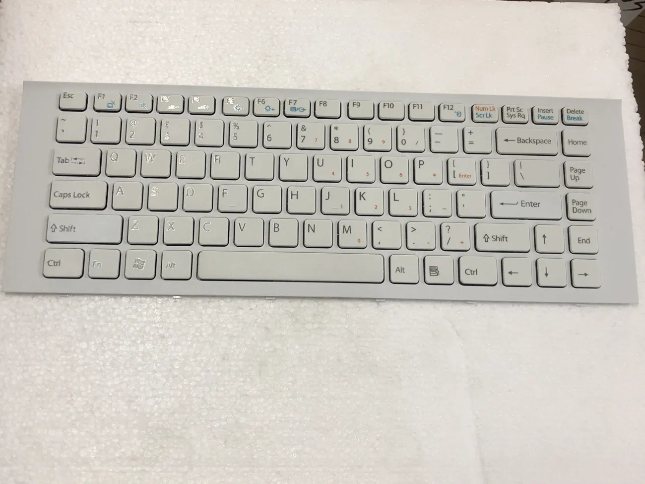 Bàn phím SONY EG TRẮNG  CÓ KHUNG =>VPCEG VPCEK mặt trước