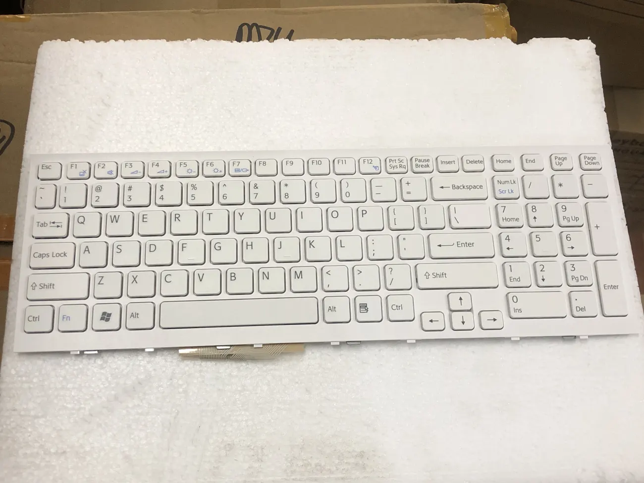 Bàn phím SONY EH TRẮNG (CÓ KHUNG) =>VPCEH mặt trước