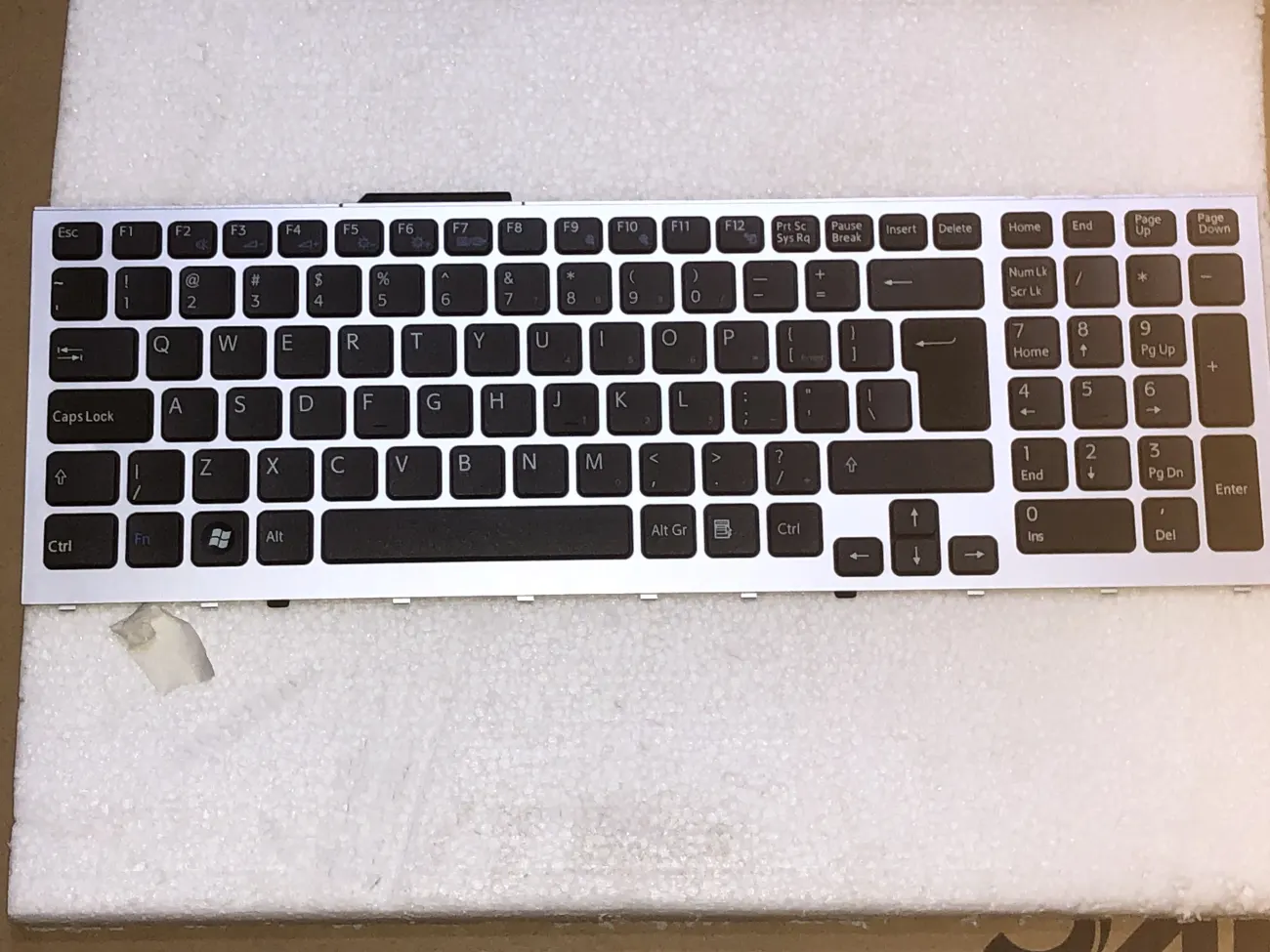 Bàn phím Sony Vaio VPC-F11M1E VPC-F11 VPC-F11Z1E VPC-F11V VPC-F11S1E/B mặt trước