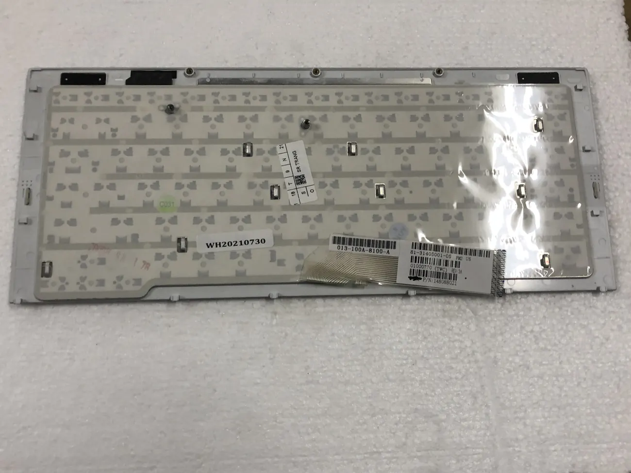 Bàn phím SONY SR mặt sau