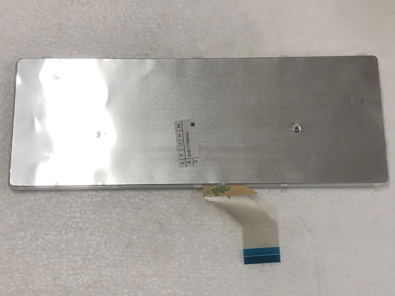 Bàn phím SONY SVE11 đen mặt sau