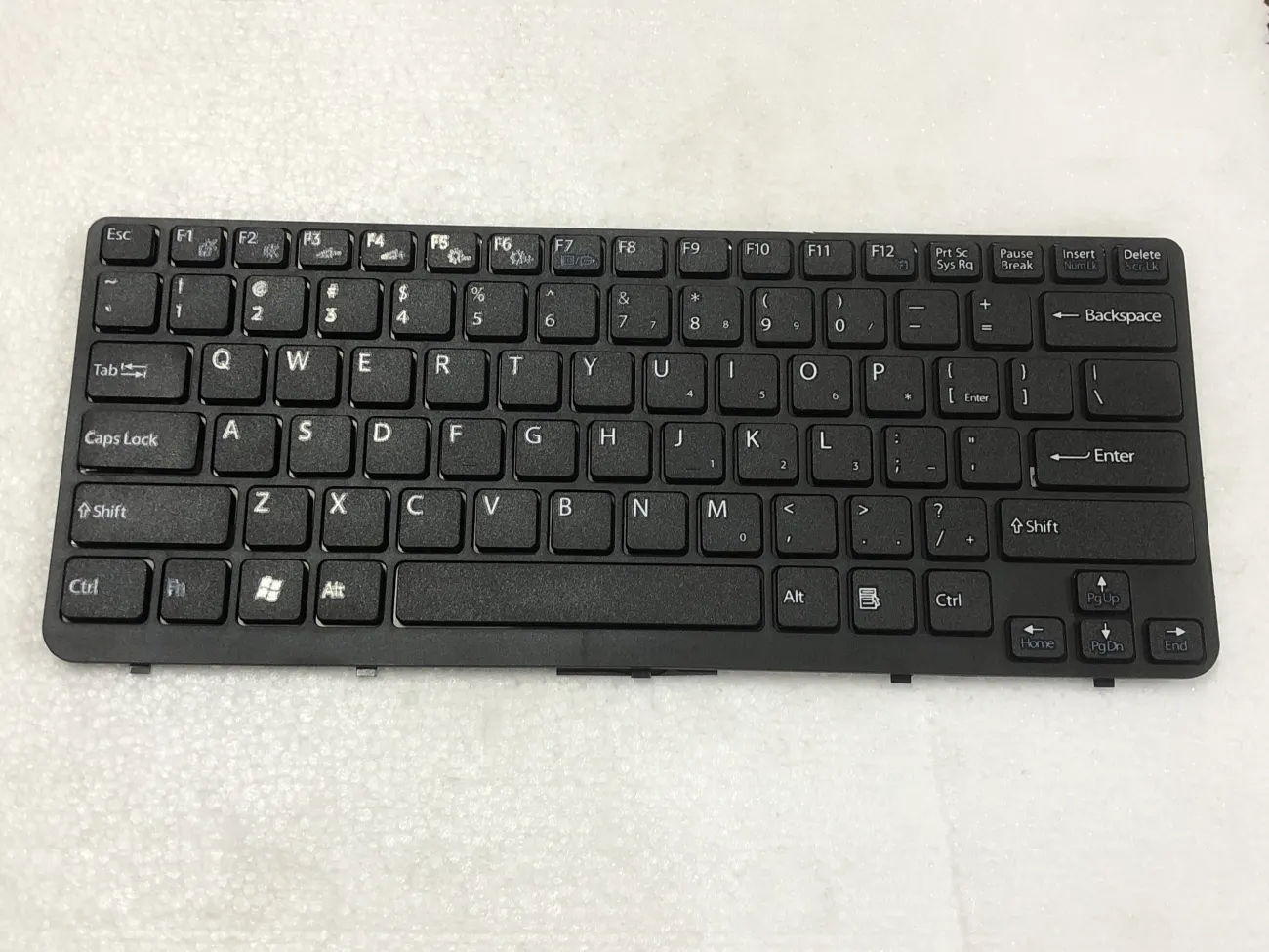 Bàn phím SONY SVE 141 ĐEN (KHUNG) =>Vaio SVE14 SVE141 SVE14A, 1 chân ốc mặt trước