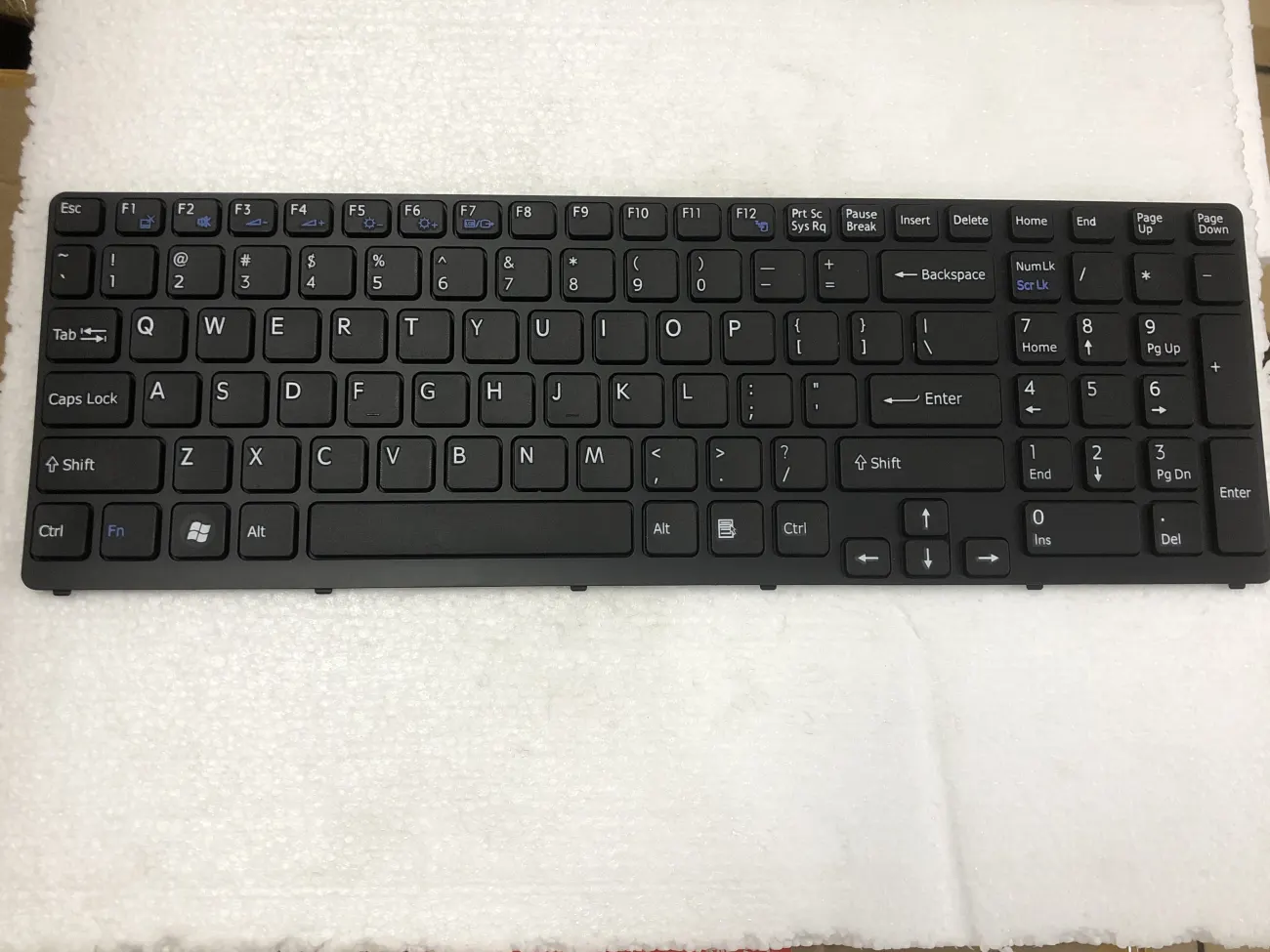Bàn phím SONY SVE 17 đen mặt trước
