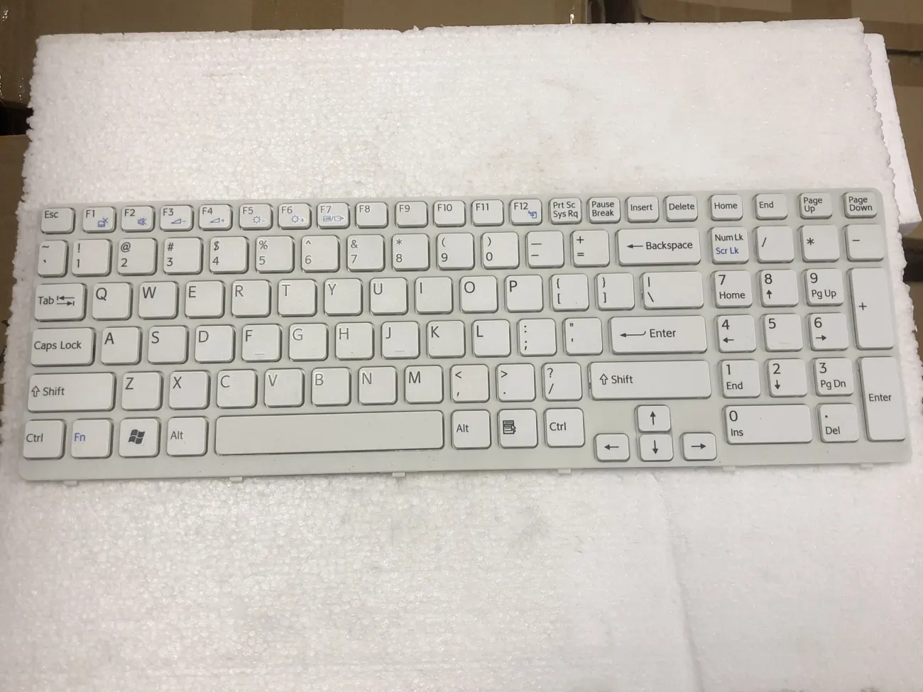 Bàn phím SONY SVE 17 TRẮNG 白 mặt trước