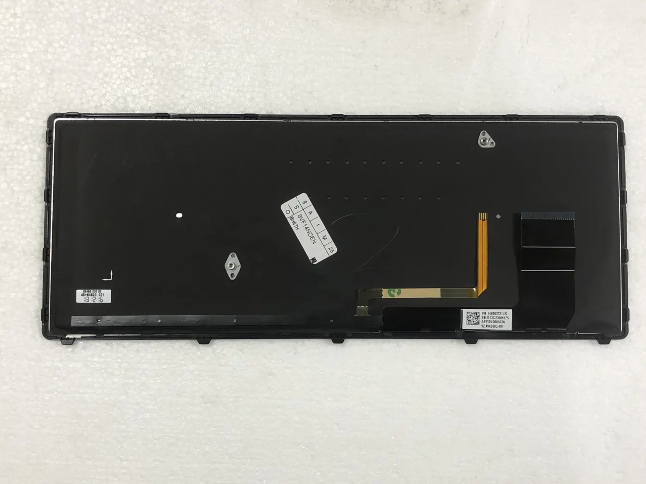 Bàn phím SONY SVF 14N/FIT 14N ĐEN =>CÁP THẲNG NẰM GÓC: SVF14N mặt sau