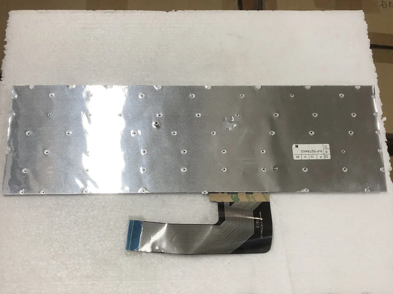 Bàn phím SONY SVF152 TRẮNG CÁP CONG - CÁP CONG: SVF151 SVF152 SVF153 mặt sau