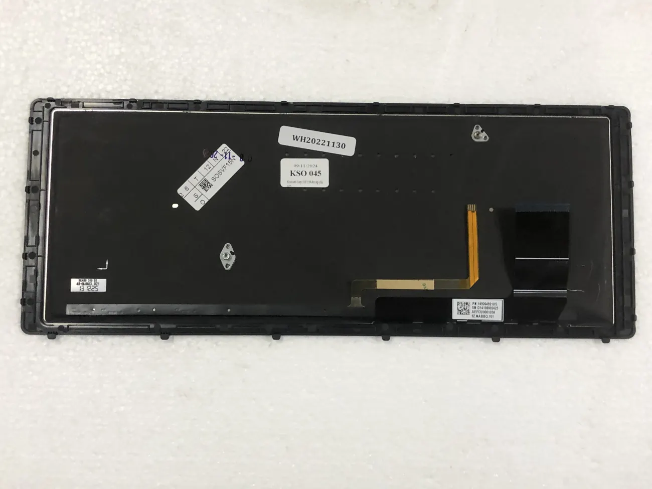 Bàn phím SONY SVF 15N/ FIT 15N ĐEN =>CÁP THẲNG NẰM GÓC: SVF15N mặt sau