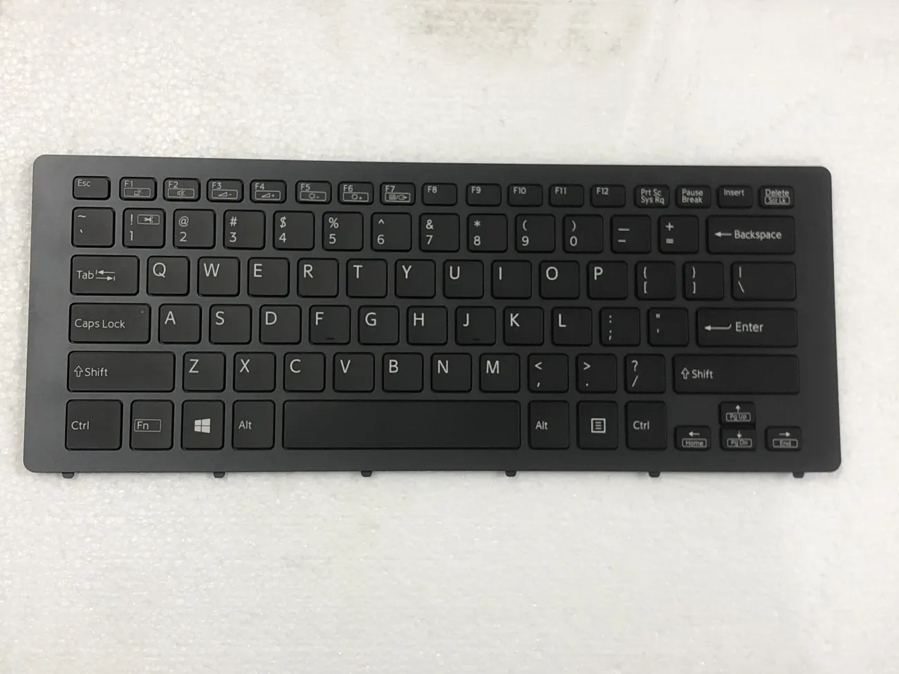 Bàn phím SONY SVF 15N/ FIT 15N ĐEN =>CÁP THẲNG NẰM GÓC: SVF15N mặt trước