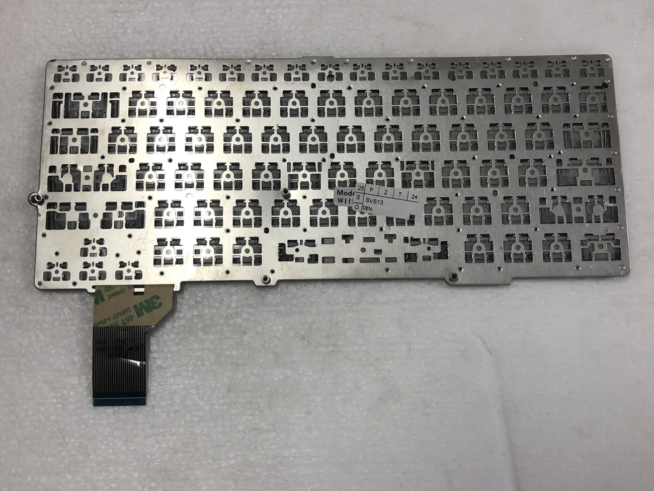 Bàn phím SONY SVS 13 ĐEN mặt sau