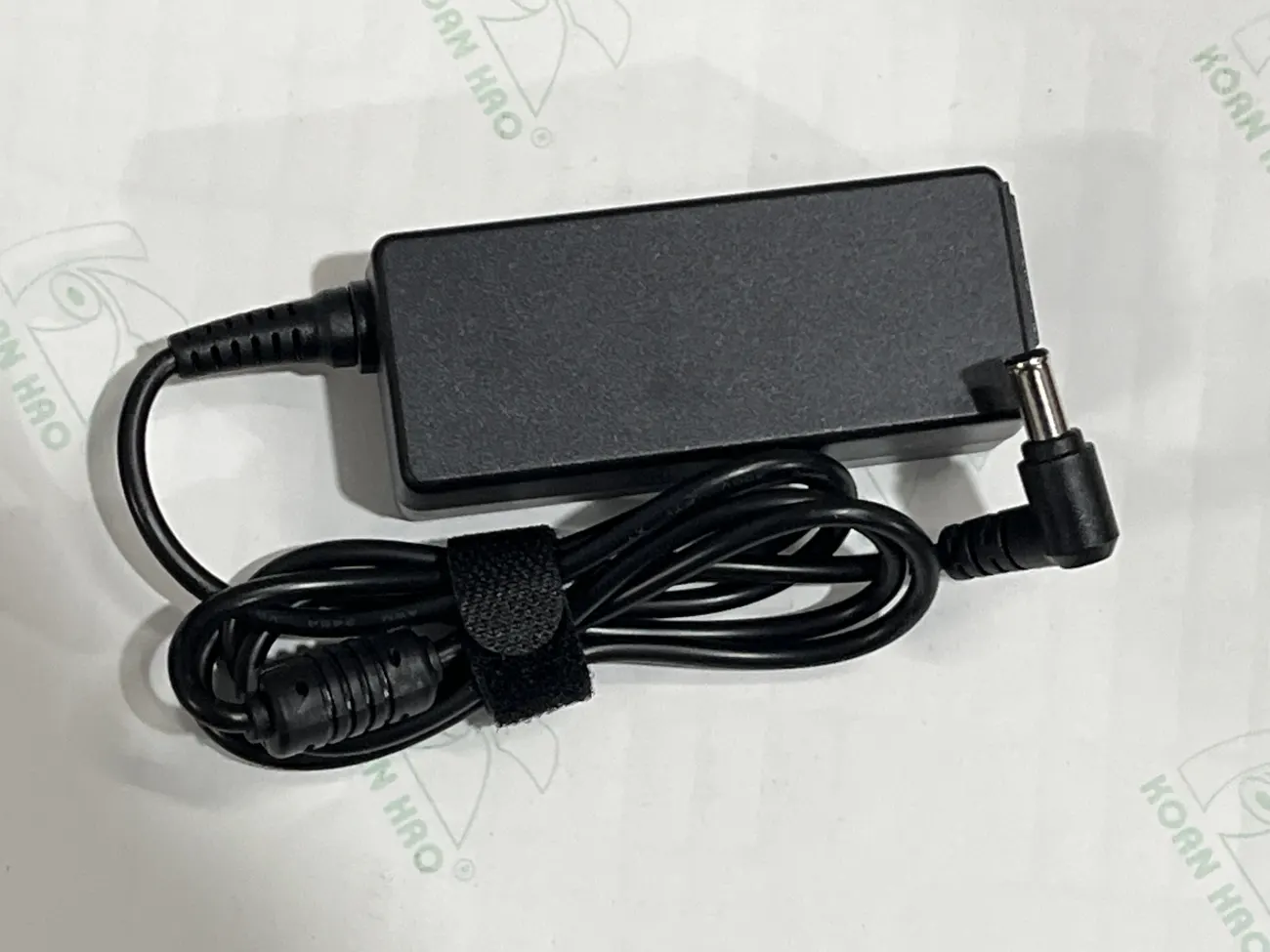 Sạc Samsung 14V-3A mặt sau