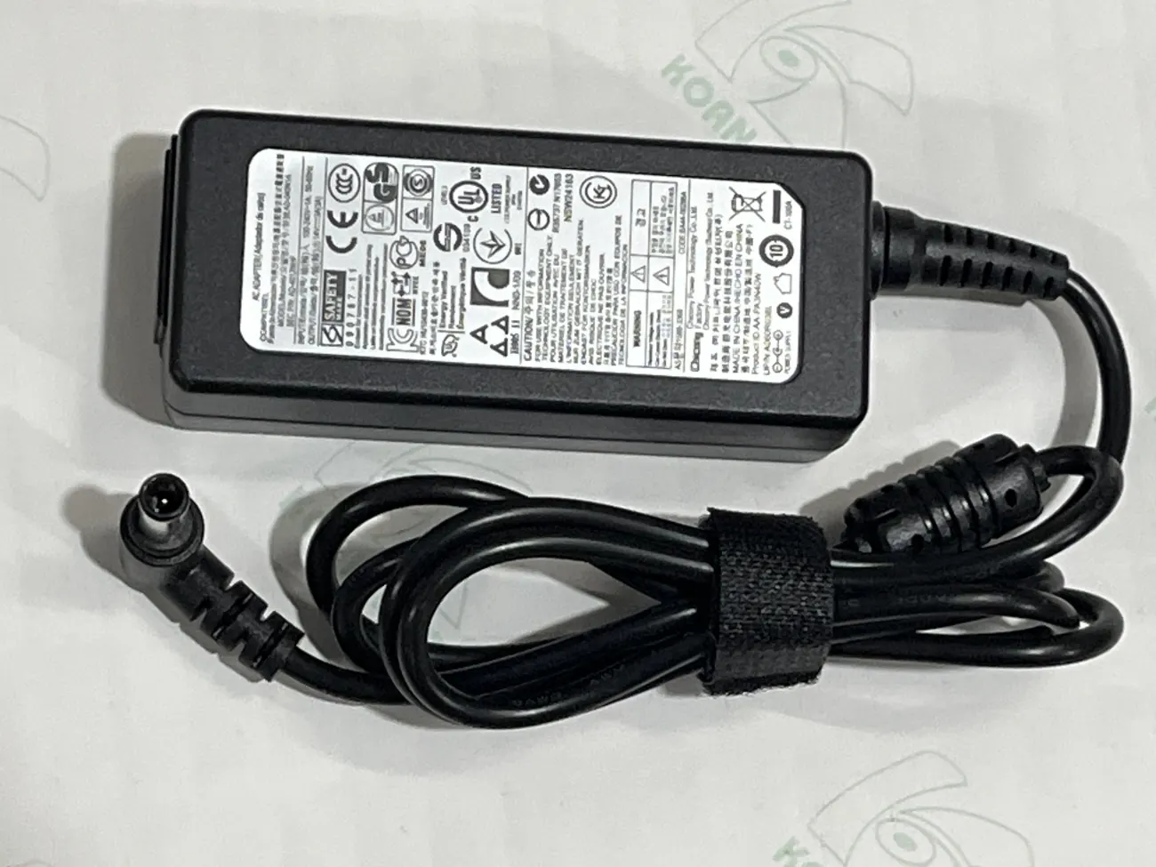 Sạc Samsung 14V-3A mặt trước