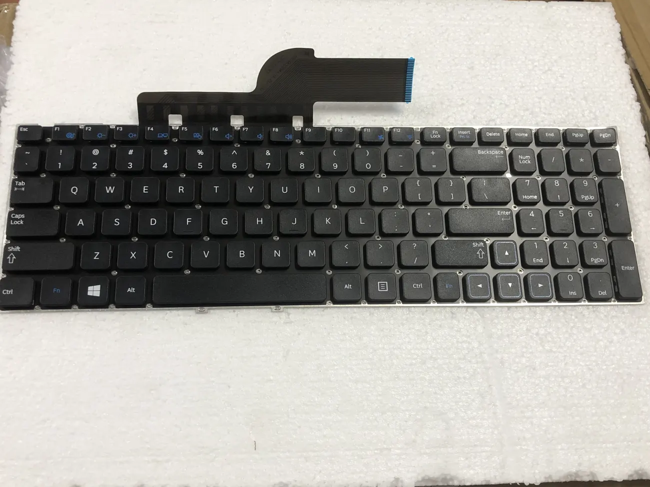 Bàn phím SAMSUNG NP300E5 CÓ SỐ =>NP300E5E NP350E5C NP355E5C NP300V5A NT300E5C NT355V5C NP550P5C (NÚT LÊN XUỐNG TO) mặt trước