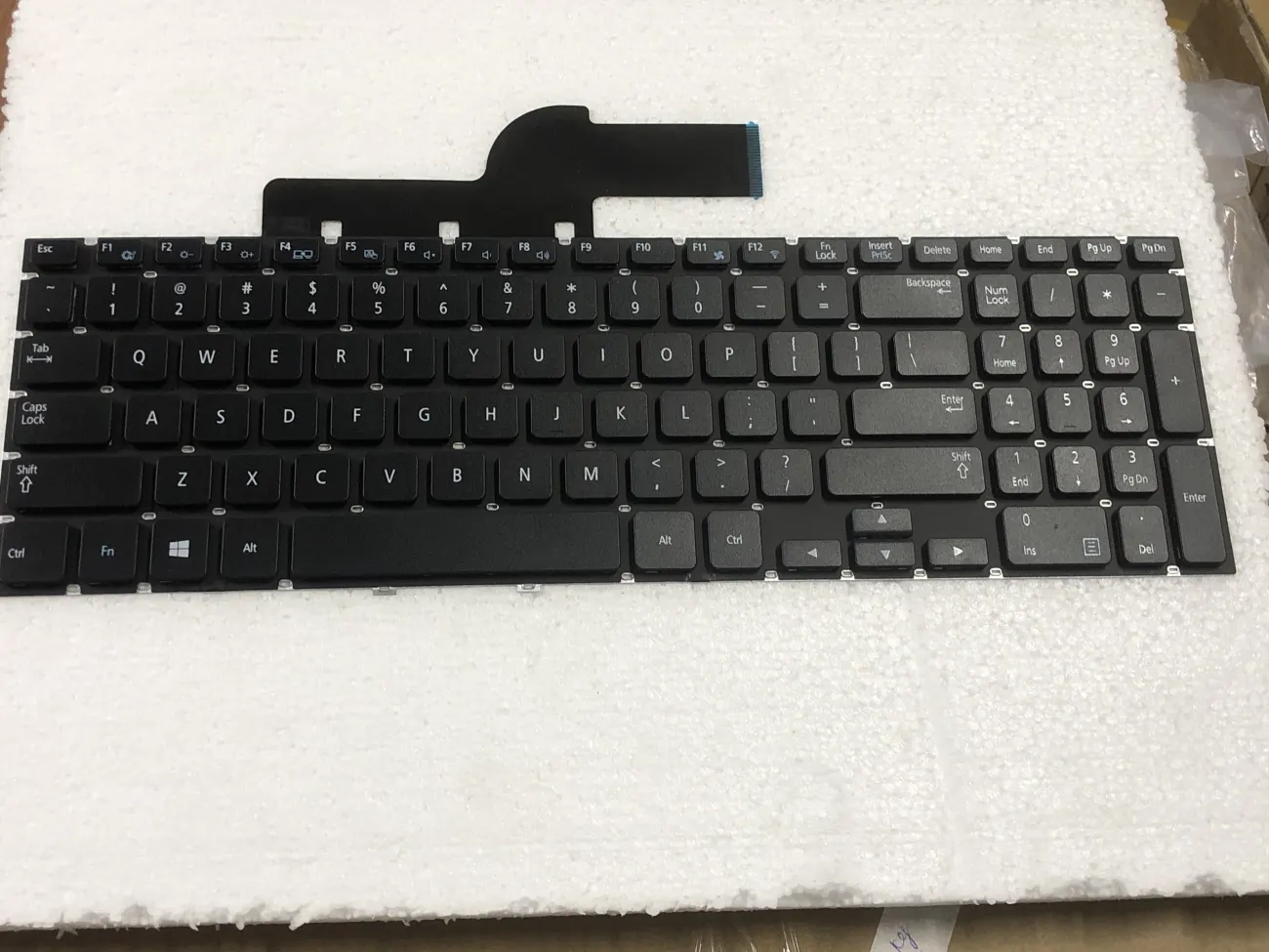 Bàn phím SAMSUNG NP350V5C =>NP270E5V NP275E5V NP270E5E NP350E5C NP350V5C NP355E5C NP355V5C NP365E5C mặt sau