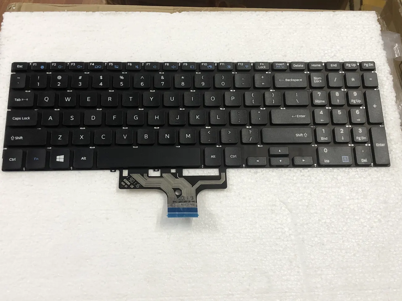 Bàn phím SAMSUNG NP500R5K =>NP500R5H NP500R5K NP500R5L NT300E5K (NÚT LÊN XUỐNG NHỎ), CÁP THẲNG mặt trước