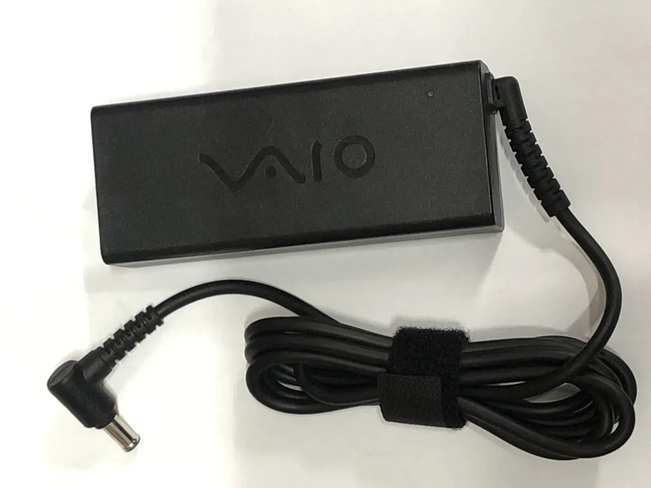 Sạc Sony 19.5V- 3.9A zin mặt sau