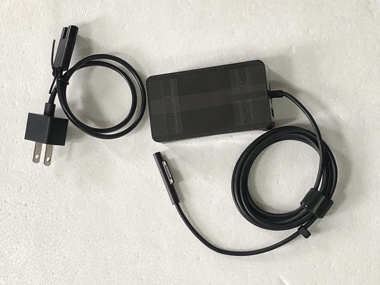 Sạc SURFACE 44w 15v-2.58A, sạc surface pro3/4/5/6 mặt sau