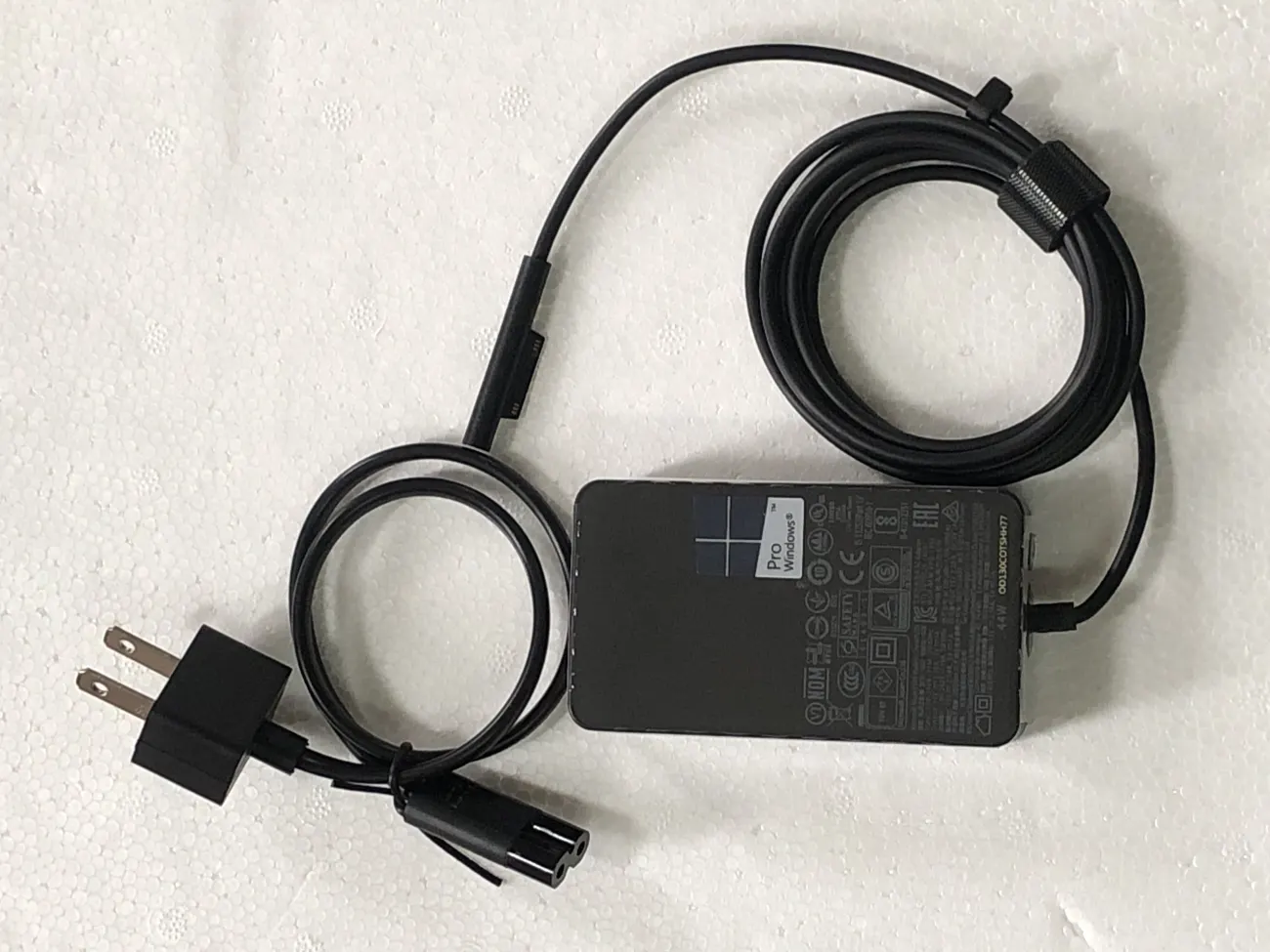 Sạc SURFACE 44w 15v-2.58A, sạc surface pro3/4/5/6 mặt trước