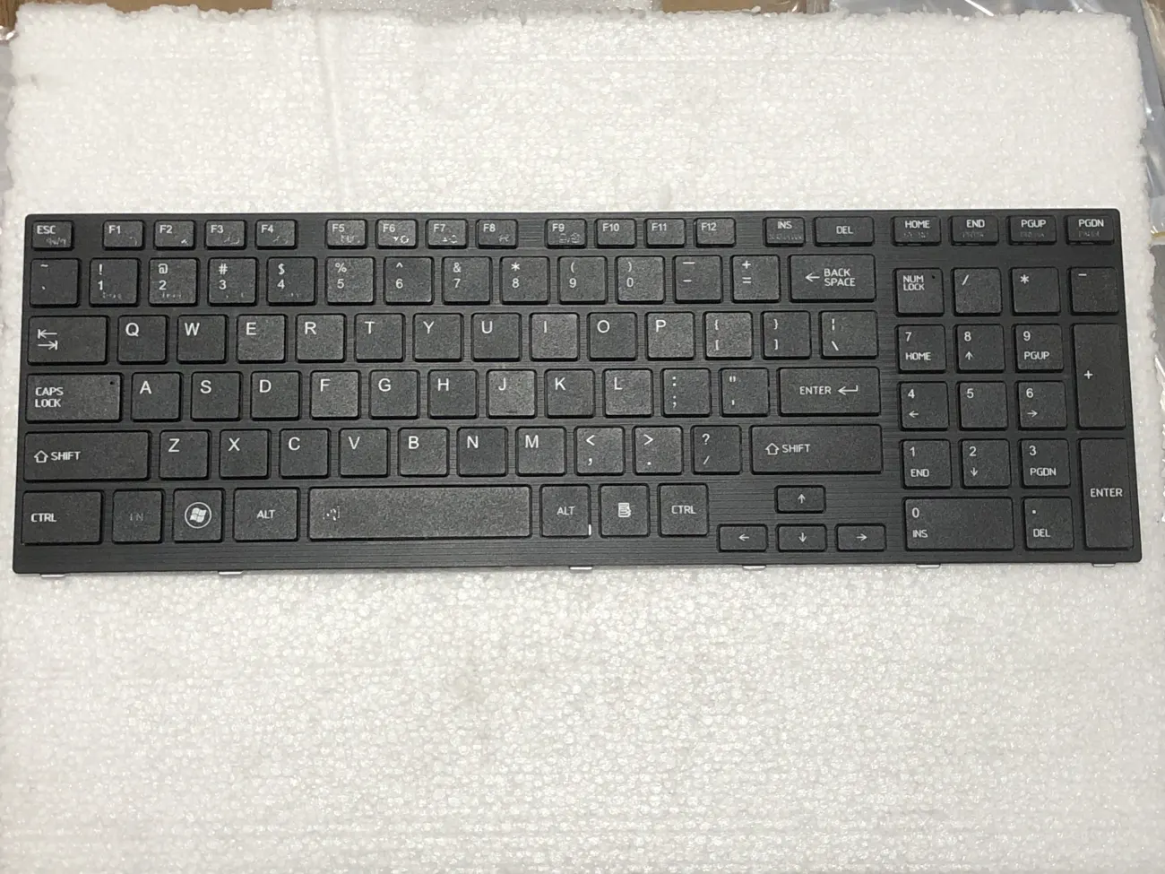 Bàn phím toshiba A665, A660 mặt trước
