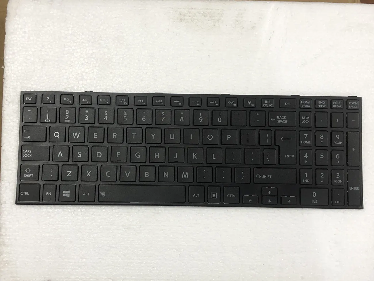 Bàn phím Toshiba C50-B mặt trước