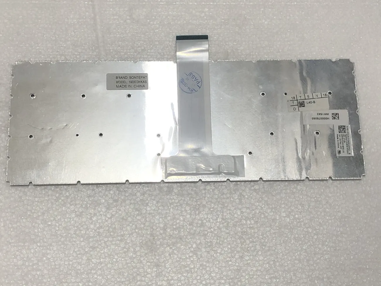 Bàn phím TOSHIBA L40-B TRẮNG =>Satellite E40-B, E45-B, E45-C, L40-B, L40D-B, L40T-B, L40DT-B mặt sau