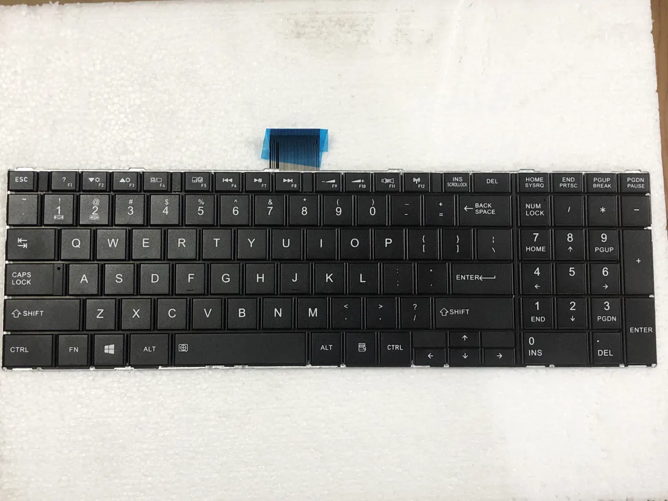Bàn phím TOSHIBA L50-A =>Satellite L50-A, L50D-A, L50t-A, L55-A, L55D-A, L55t-A C70-A, C70-B, C70D mặt trước