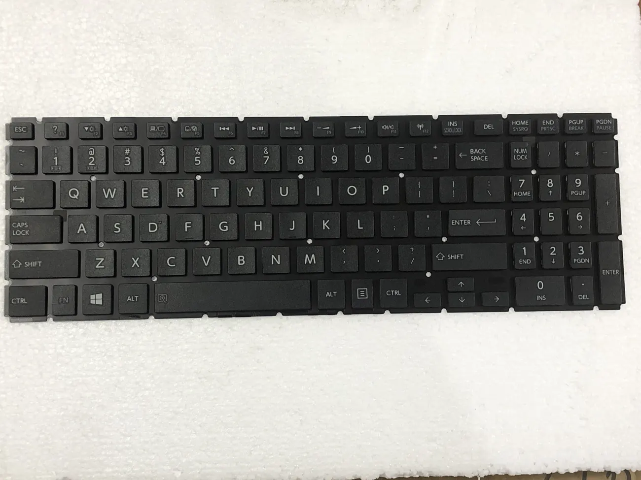 Bàn phím TOSHIBA L50-B =>Satellite L50-B, L50D-B, L50t-B, L55-B, L55D-B, L55t-B, L50-C, L55-C, C55-C, C55t-C mặt trước