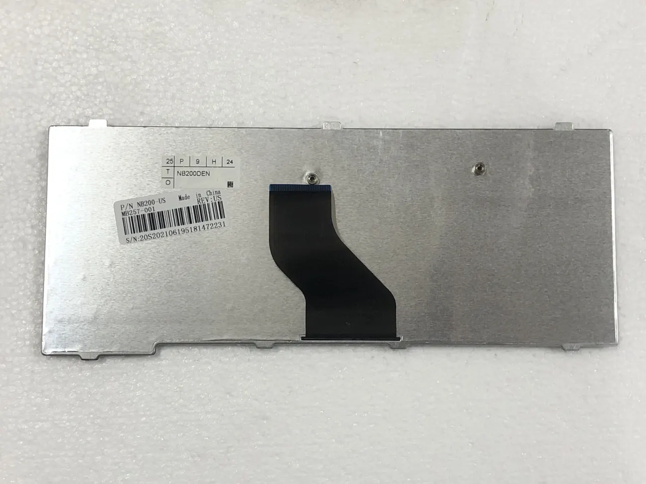 Bàn phím Toshiba NB200 đen mặt sau