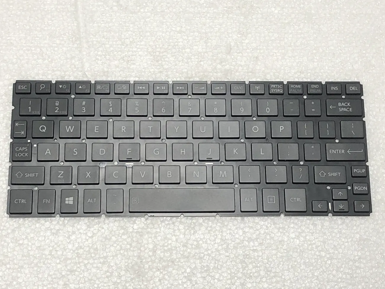 Bàn phím Toshiba Satellite-P25W-C-P25W-C2304 mặt trước