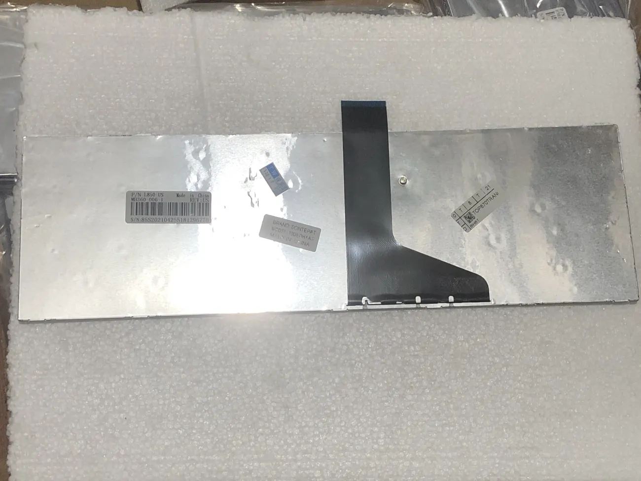 Bàn phím Toshiba P870 trắng 白 mặt sau