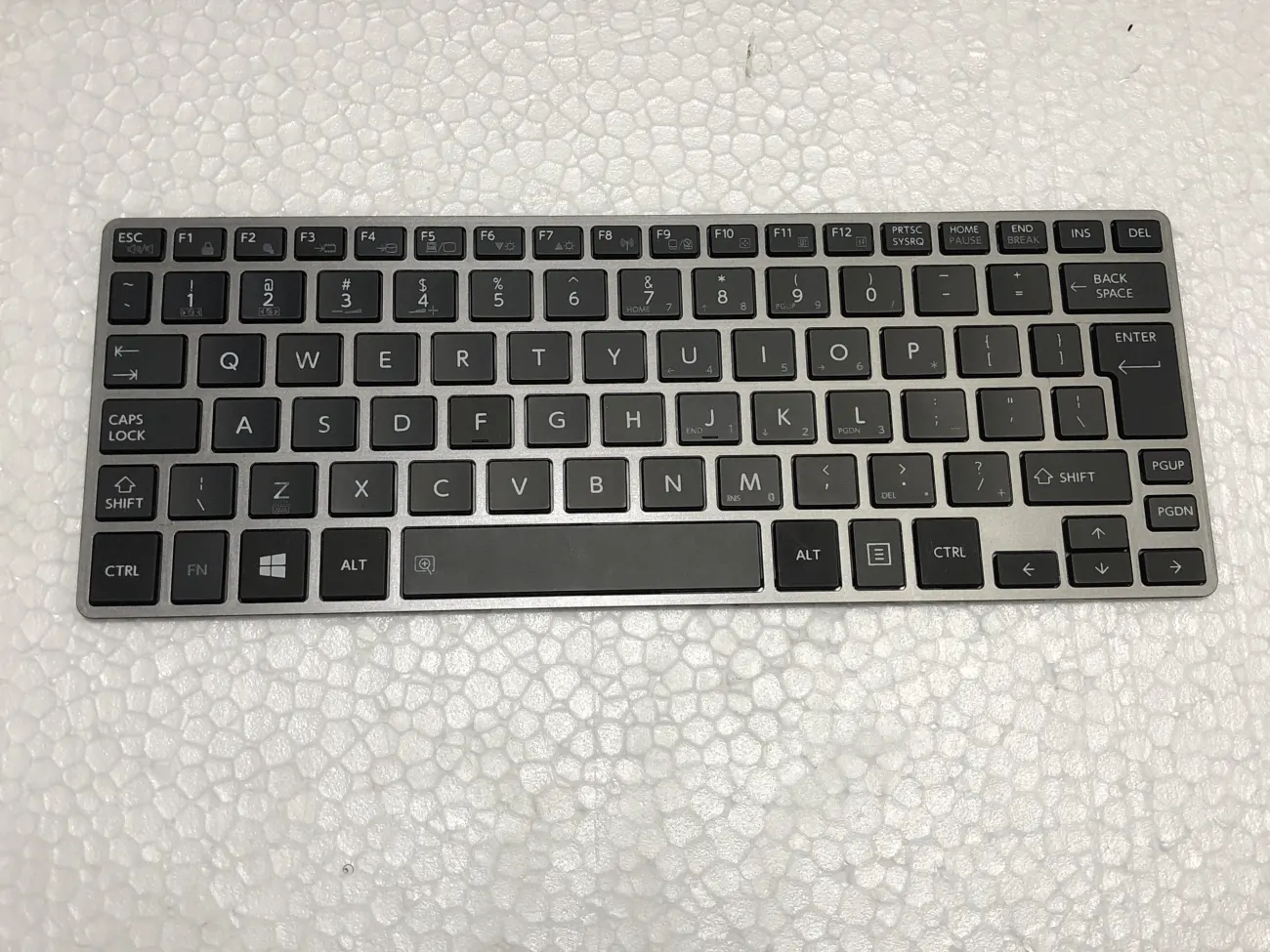 Bàn phím TOSHIBA Z30-A => =>Portege Z30 Z30-A Z30T, Z30-B, Z30T-B, Z30-C, Z30T-C, Dynabook R63 R64 R634, Portege R63 R64 R634 mặt trước